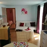 Mira Apartment Jadrtovac