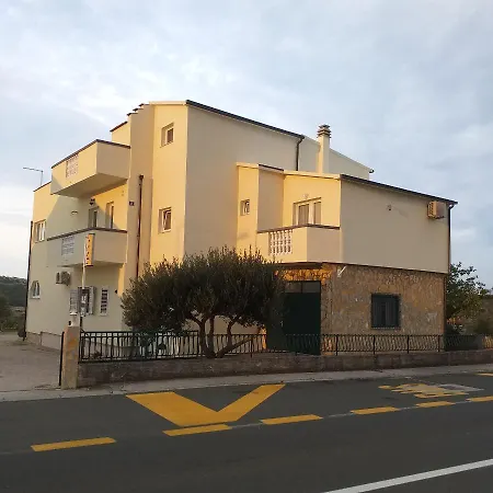 Mira *