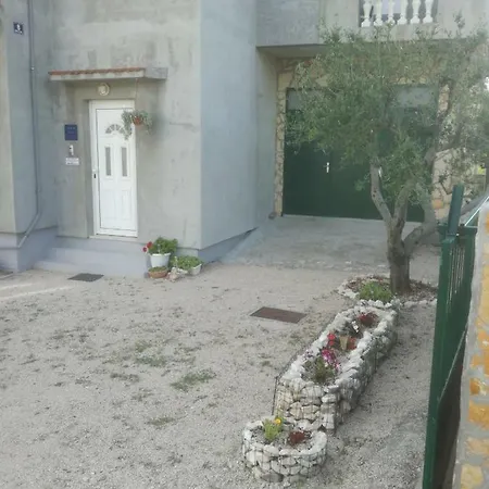 Mira Apartmán Jadrtovac