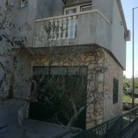 Apartment Mira