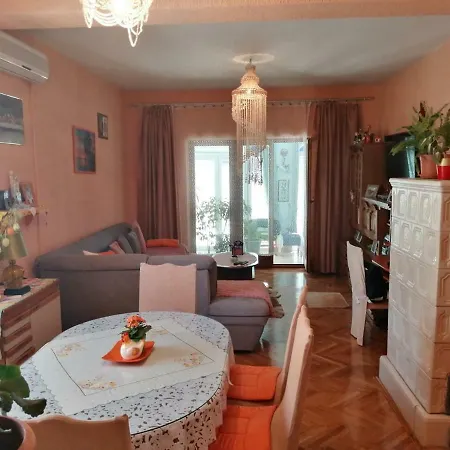 Mira Jadrtovac